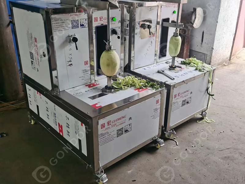 करेले को छीलने के लिए अनानास का छिलका