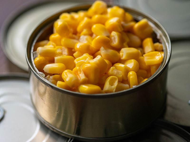 Chicchi di mais in scatola