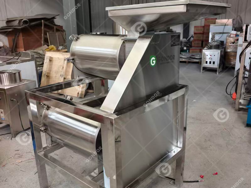 Scatto dal vivo della macchina per la lavorazione della frutta5