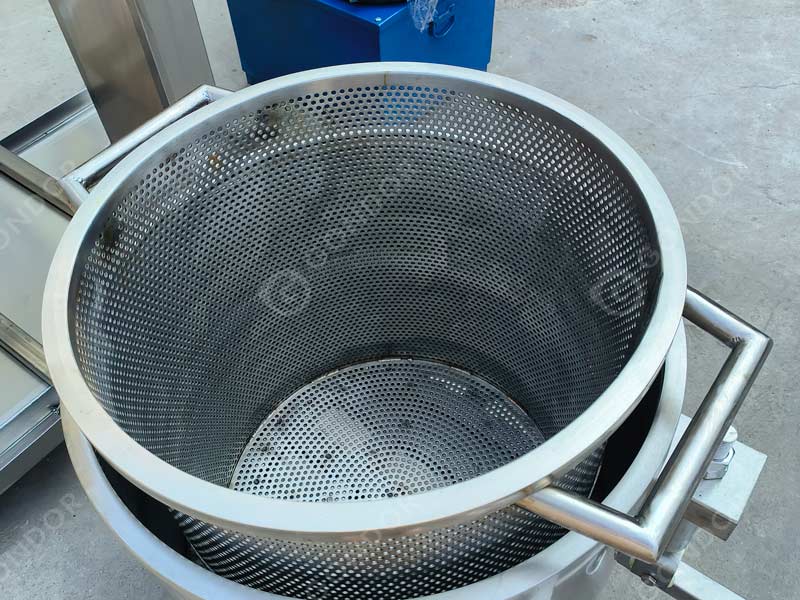 Hydraulic Juice Press Live Shot4