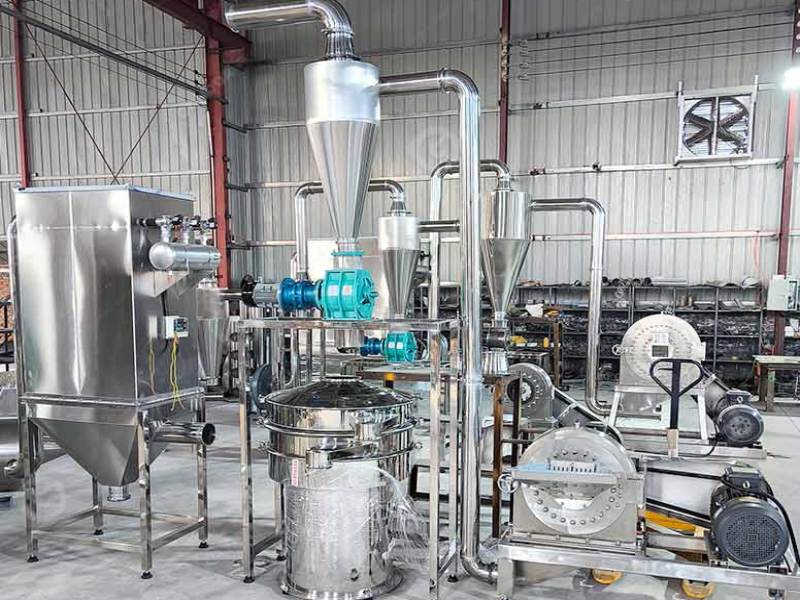 Ultra İnce Toz Taşlama Makinesi ön kısmı